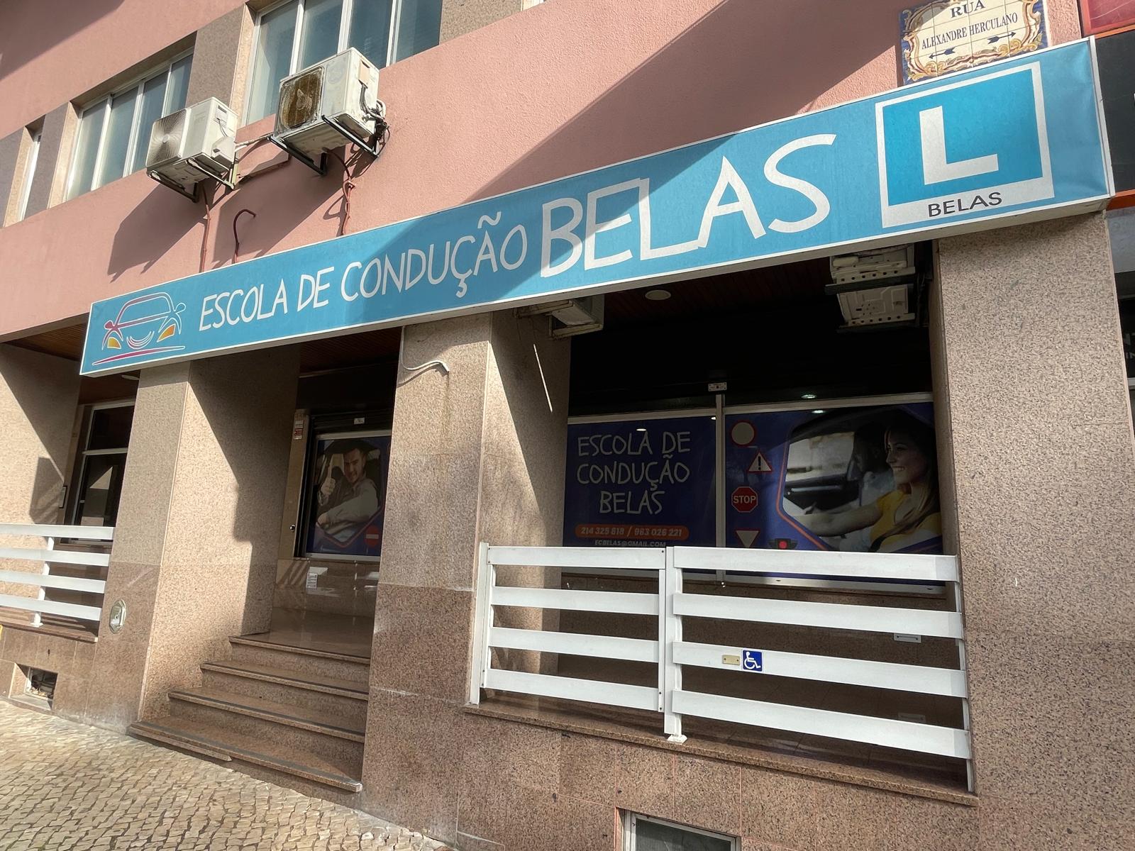 Exterior da escola de condução